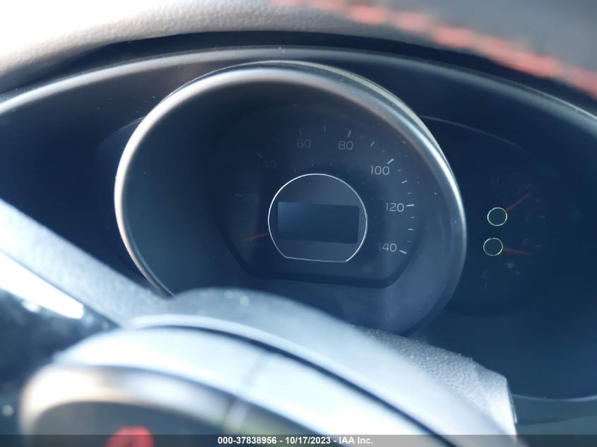 2015 KIA SOUL + - KNDJP3A58F7776632