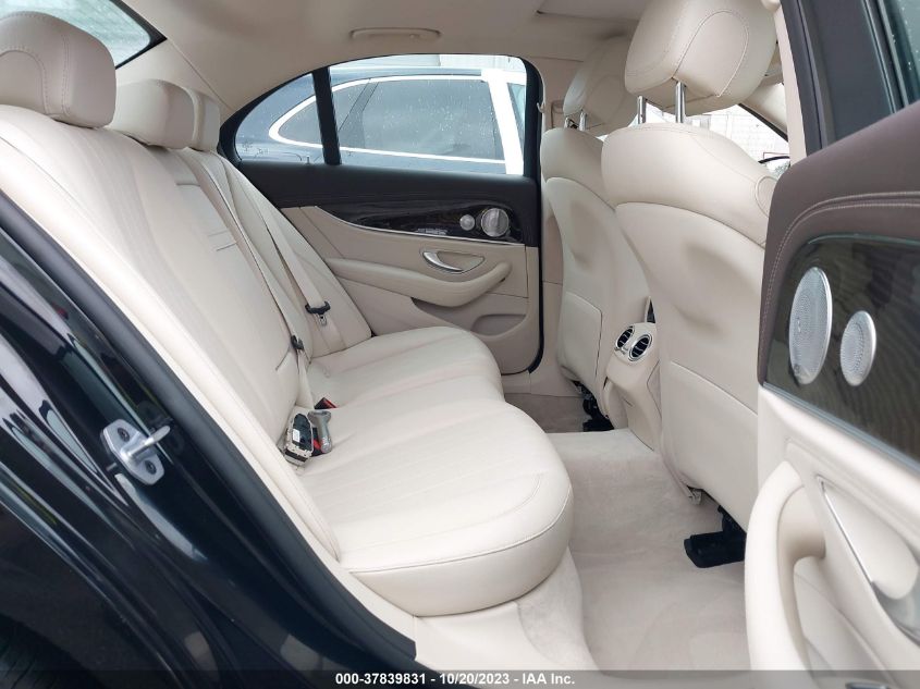 2019 MERCEDES-BENZ E 300 4MATIC WDDZF4KB7KA590745