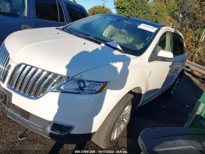 2013 LINCOLN MKX - 2LMDJ8JK7DBL23933