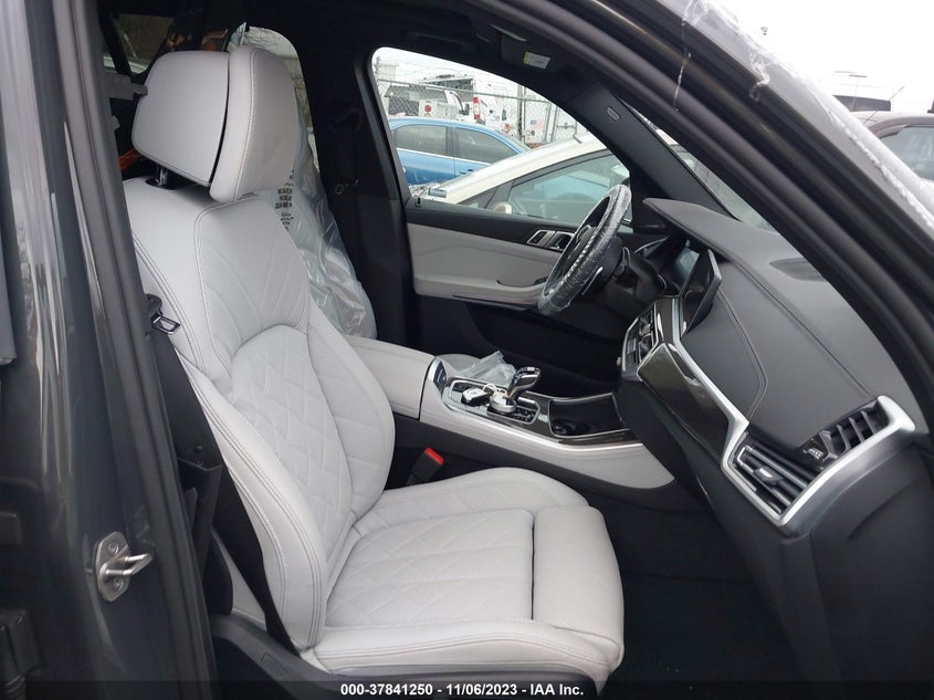 VIN 5UXJU4C03P9N49773 2023 BMW X5 M50I