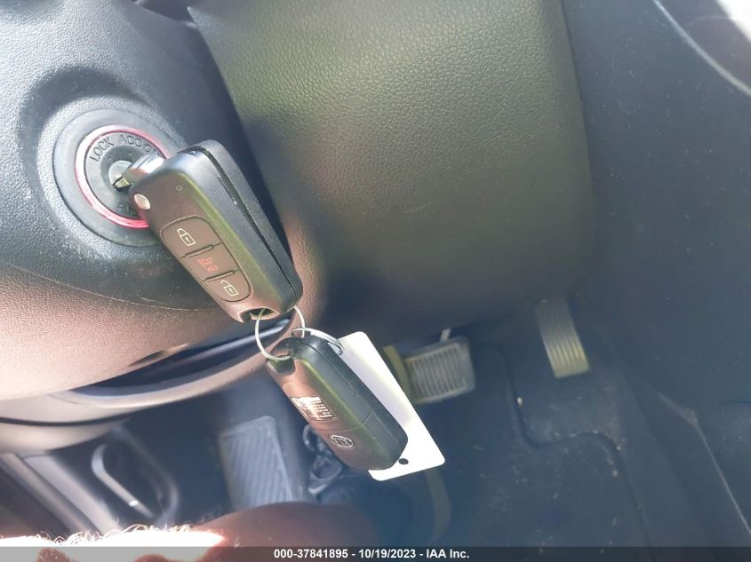 2013 KIA SOUL + - KNDJT2A65D7523148