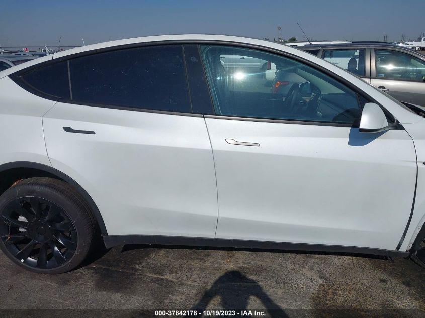 VIN 7SAYGDEE1PF692164 2023 TESLA MODEL Y LONG RANGE