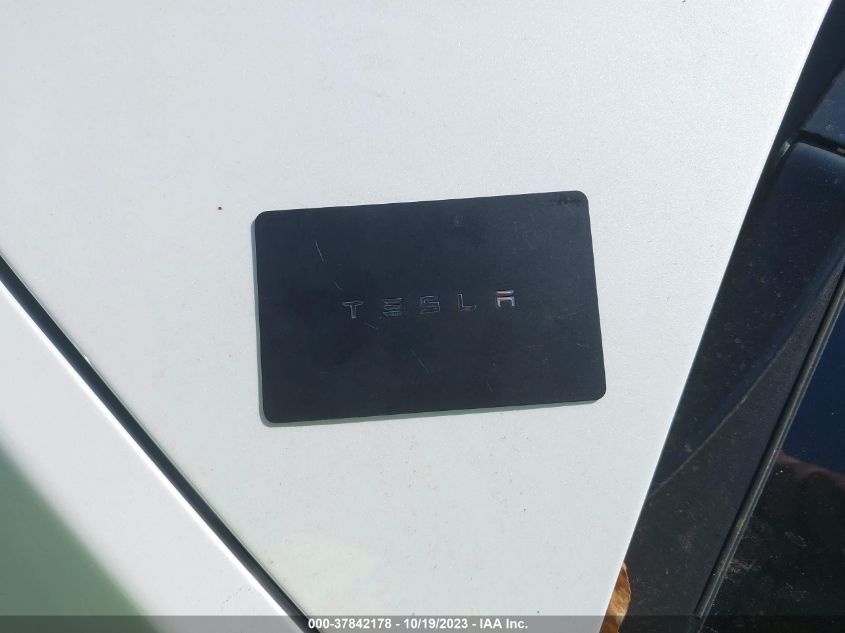 VIN 7SAYGDEE1PF692164 2023 TESLA MODEL Y LONG RANGE