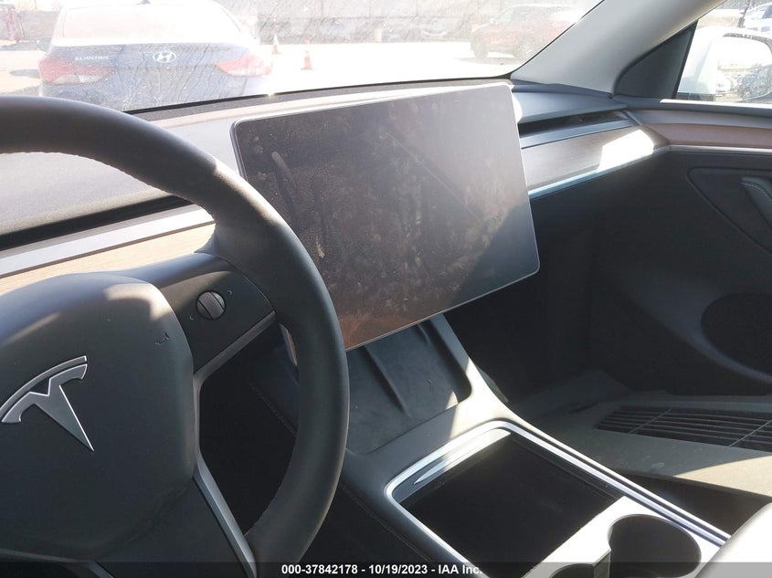 VIN 7SAYGDEE1PF692164 2023 TESLA MODEL Y LONG RANGE