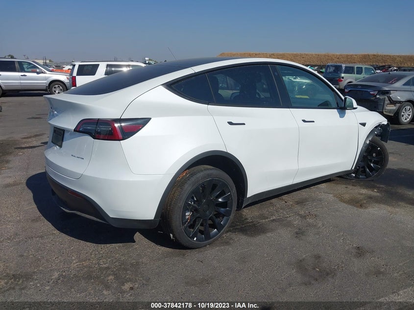 VIN 7SAYGDEE1PF692164 2023 TESLA MODEL Y LONG RANGE