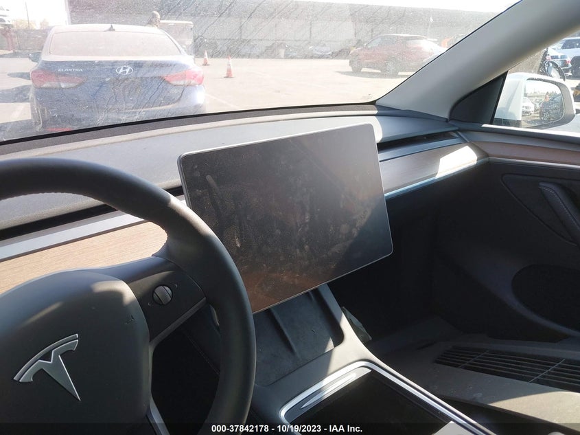 VIN 7SAYGDEE1PF692164 2023 TESLA MODEL Y LONG RANGE