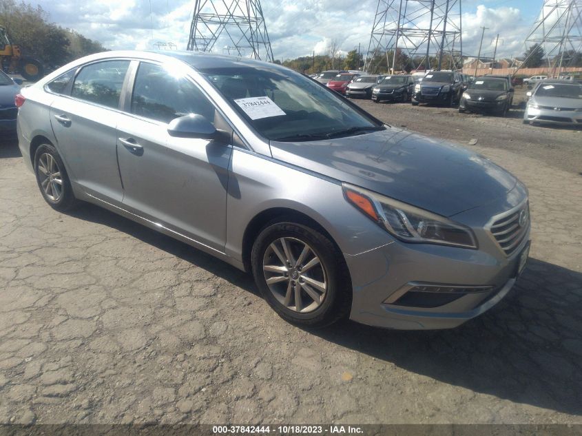 2015 HYUNDAI SONATA 2.4L SE - 5NPE24AF4FH008981