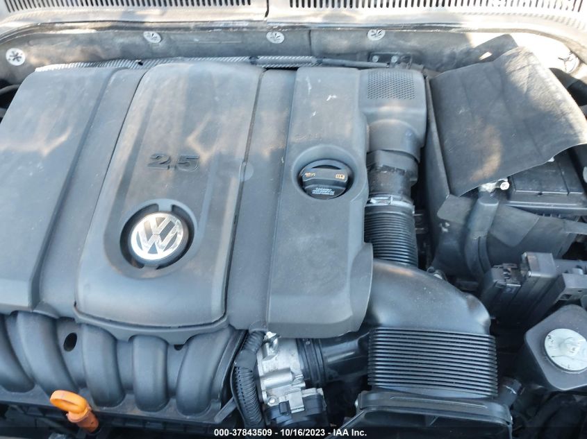 2013 VOLKSWAGEN JETTA SEDAN SE 3VWDX7AJ3DM256839