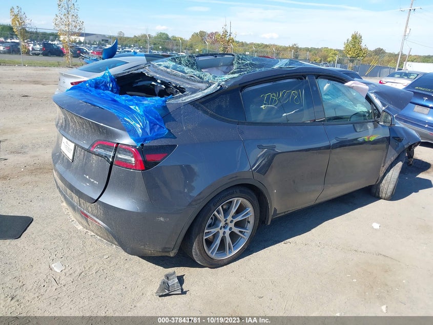 VIN 7SAYGDEE7PF852676 2023 TESLA MODEL Y