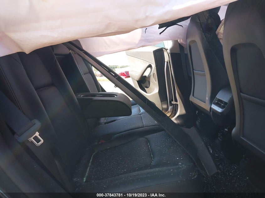 VIN 7SAYGDEE7PF852676 2023 TESLA MODEL Y