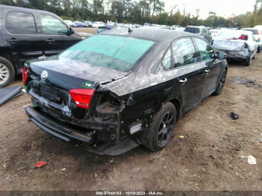 2015 VOLKSWAGEN PASSAT 1.8T S - 1VWAT7A3XFC071224