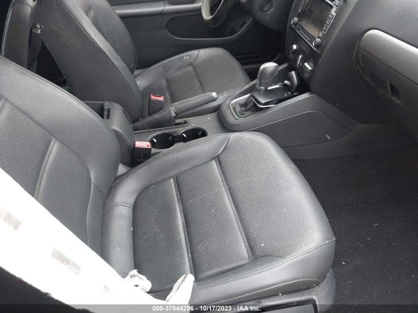 2015 VOLKSWAGEN JETTA 1.8T SE - 3VWD07AJ9FM302651