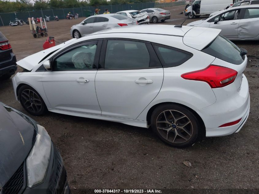 2015 FORD FOCUS SE - 1FADP3K24FL384259