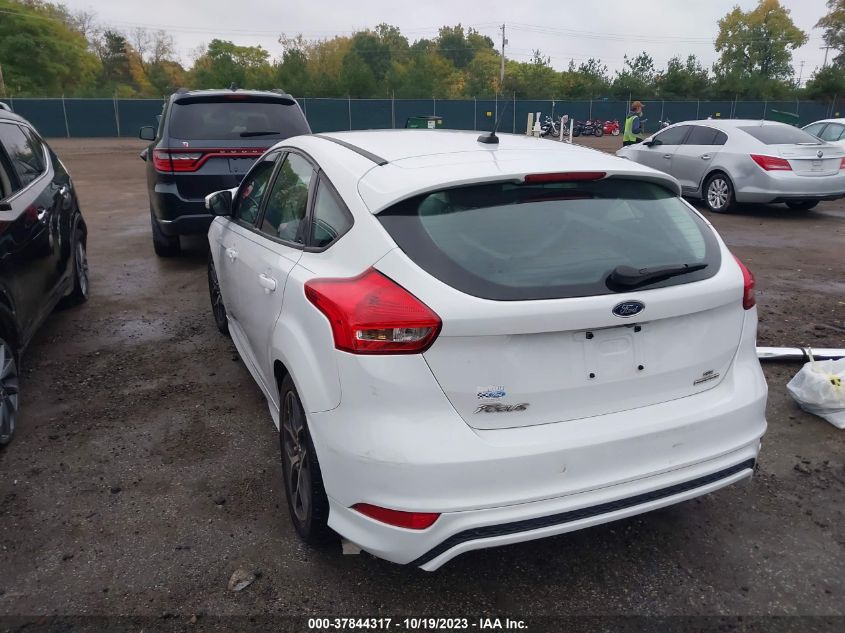 2015 FORD FOCUS SE - 1FADP3K24FL384259