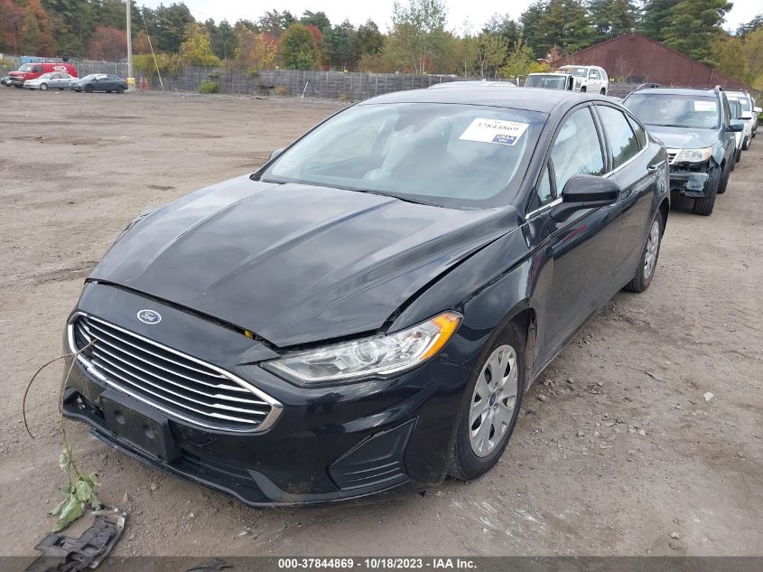 3FA6P0G76KR279195 Ford Fusion S 2