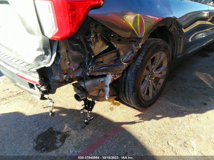 VIN 1FMSK7DH8NGA38257 2022 FORD EXPLORER XLT