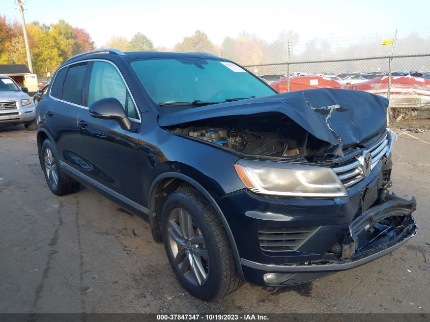 2015 VOLKSWAGEN TOUAREG LUX - WVGEF9BP0FD003027