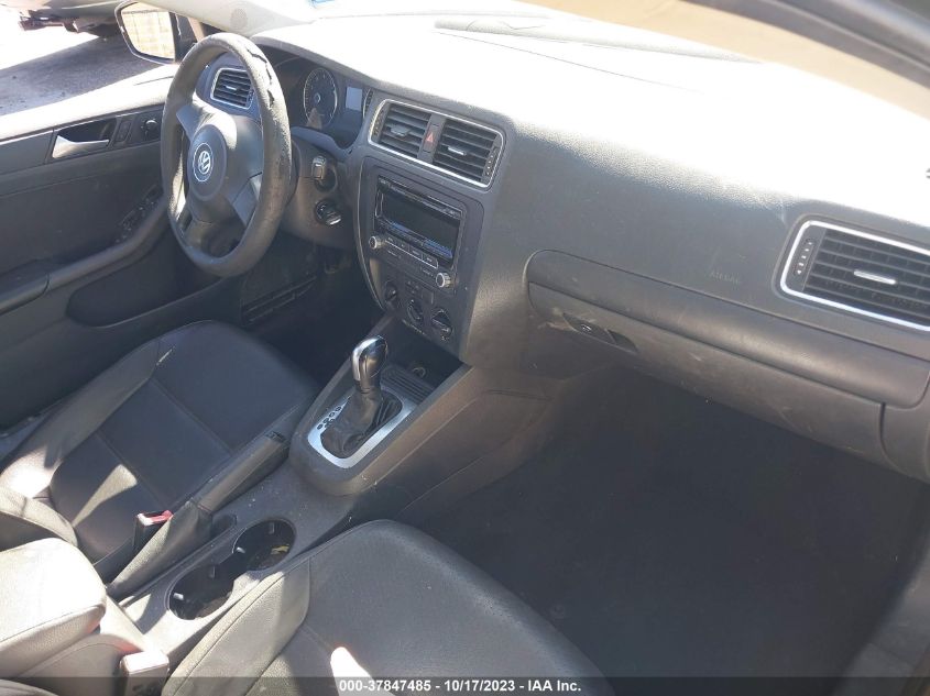 2014 VOLKSWAGEN JETTA SEDAN SE 3VWD17AJ4EM249465