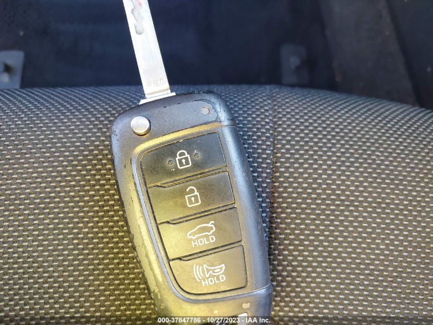 2021 HYUNDAI ELANTRA SE - KMHLL4AG7MU124221