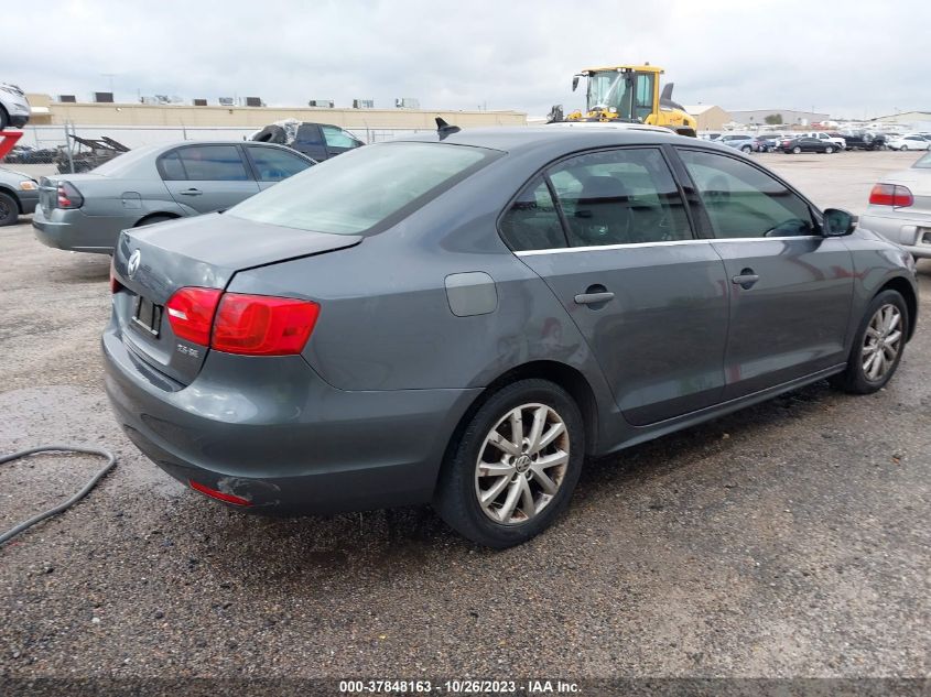 2013 VOLKSWAGEN JETTA SEDAN SE W/CONVENIENCE/SUNROOF - 3VWDX7AJ5DM445251