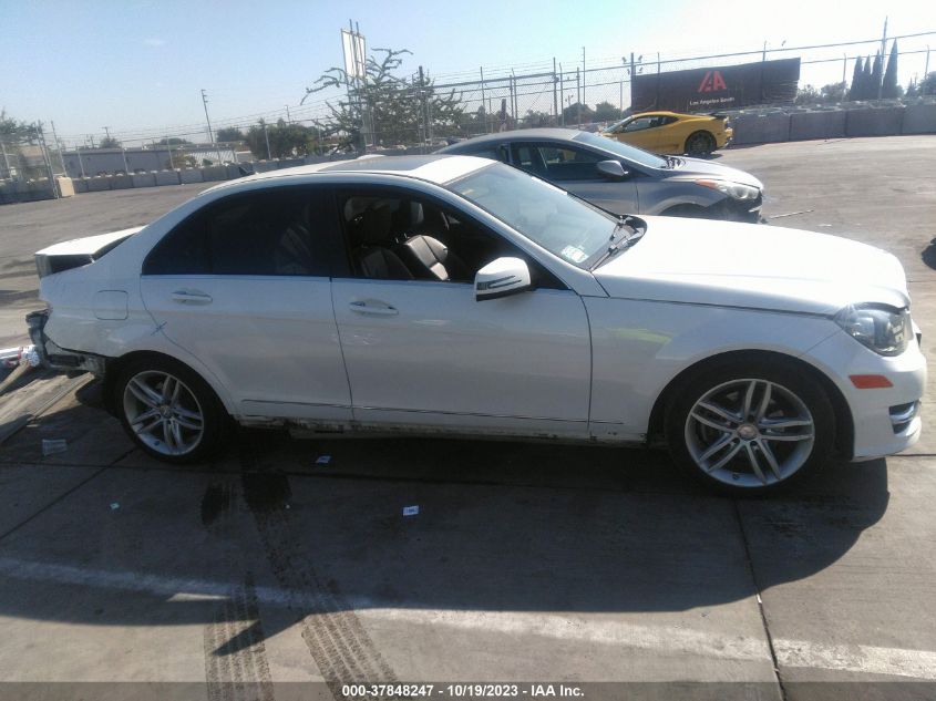 2014 MERCEDES-BENZ C 250 SPORT/LUXURY - WDDGF4HB6EA964491