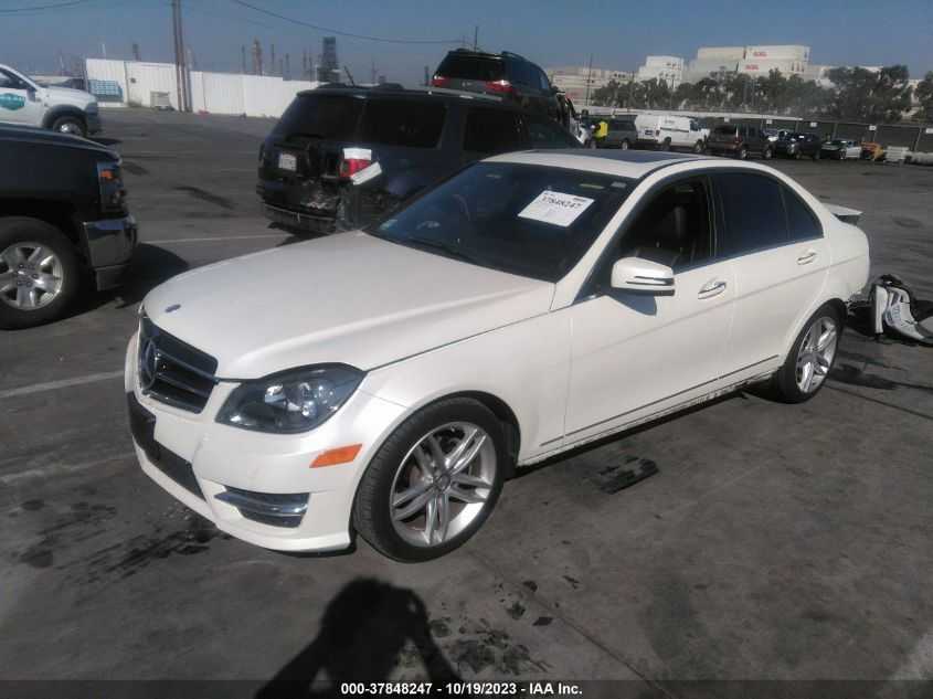 2014 MERCEDES-BENZ C 250 SPORT/LUXURY - WDDGF4HB6EA964491