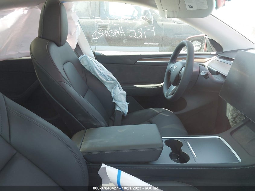 VIN 7SAYGDEE0PF698747 2023 TESLA MODEL Y