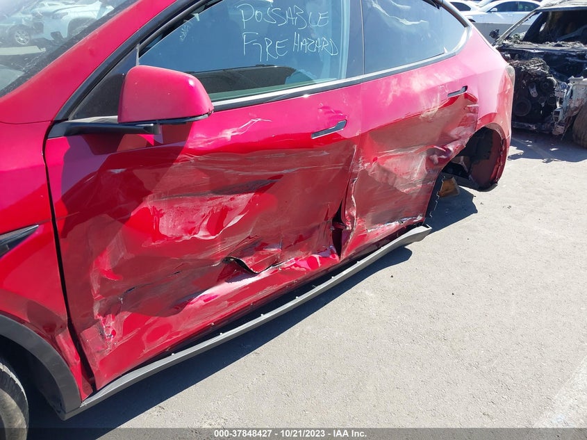 VIN 7SAYGDEE0PF698747 2023 TESLA MODEL Y