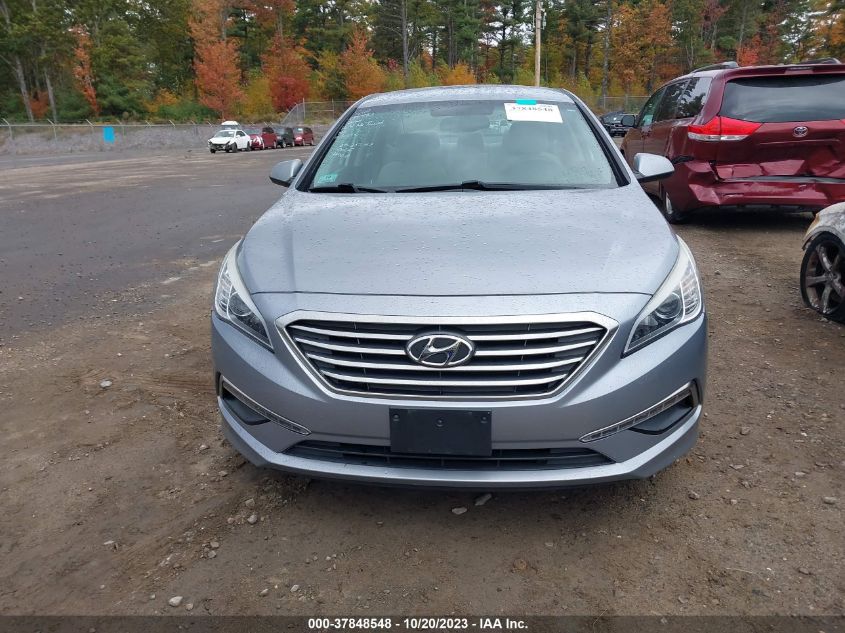 2015 HYUNDAI SONATA 2.4L SE - 5NPE24AF0FH243166