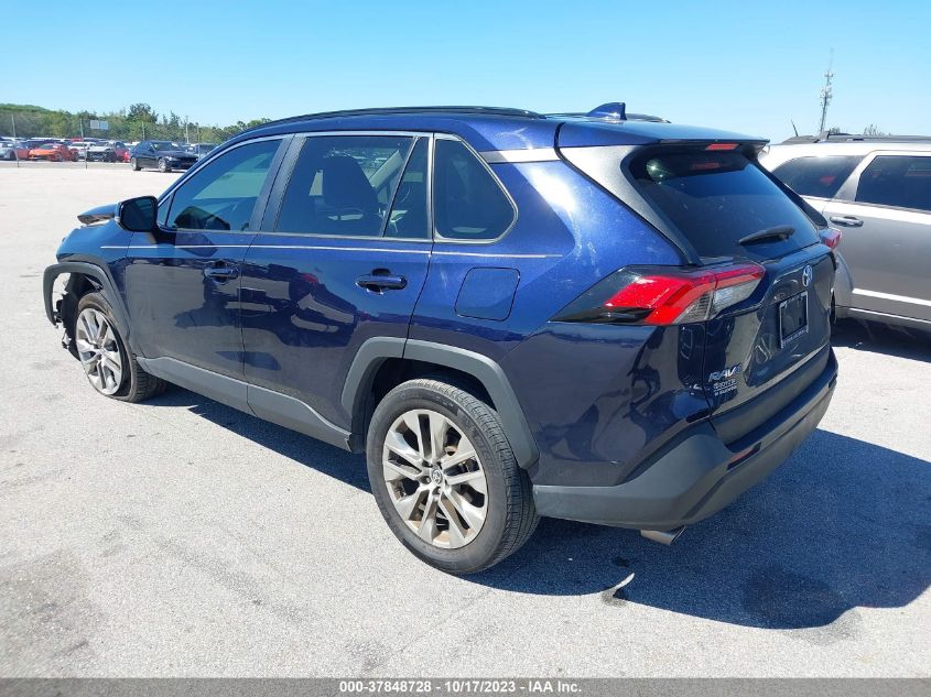 2T3C1RFV6MW160676 Toyota RAV4 XLE PREMIUM 3