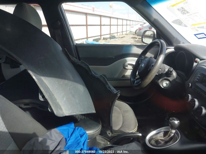 2015 KIA SOUL + - KNDJP3A52F7196177