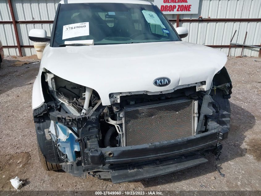 2015 KIA SOUL + - KNDJP3A52F7196177
