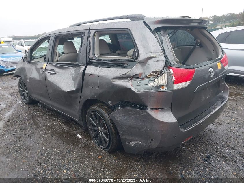 5TDYK3DC7DS321541 2013 TOYOTA SIENNA, photo no. 3