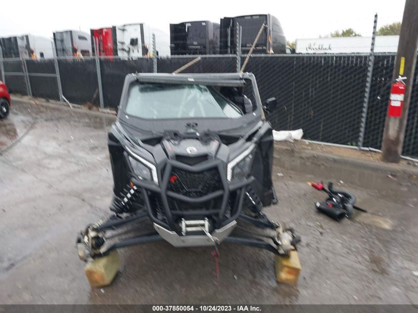2018 CAN-AM MAVERICK X3 X RS TURBO R - 3JBVXAW43JK003375