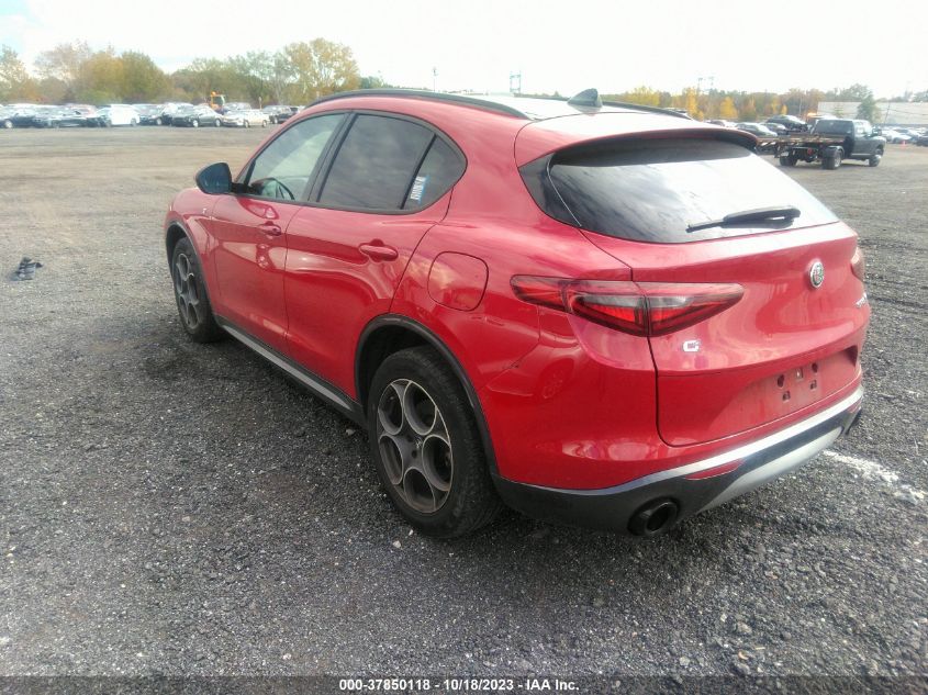 ZASPAKBN1N7D28288 Alfa Romeo Stelvio TI 3