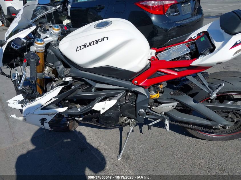 2014 TRIUMPH MOTORCYCLE DAYTONA 675/R SMTA02YK7EJ610955