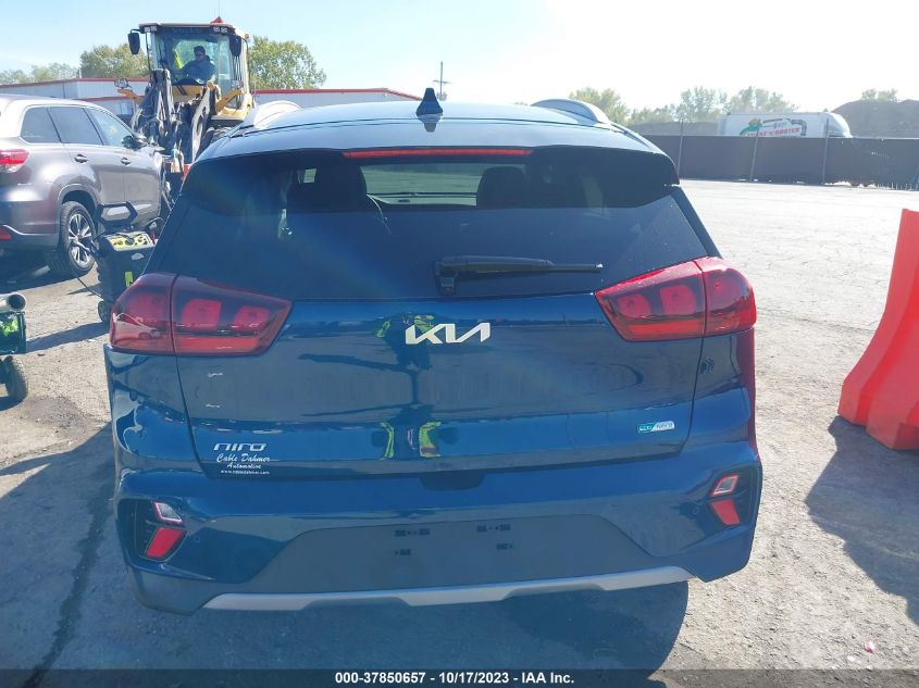 KNDCB3LC7N5512833 Kia Niro LXS SE 16