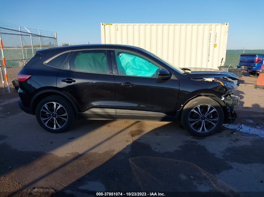 2022 FORD ESCAPE SE - 1FMCU0G69NUB38871