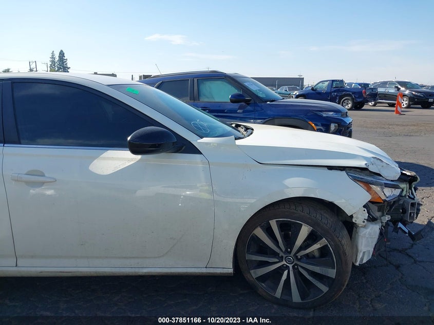 VIN 1N4BL4CVXKC161381 2019 NISSAN ALTIMA SR