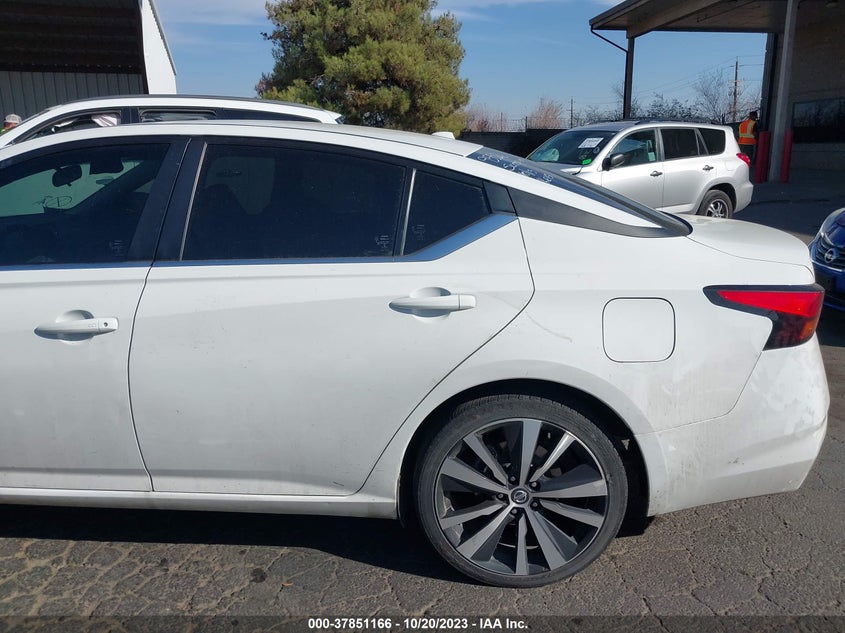 VIN 1N4BL4CVXKC161381 2019 NISSAN ALTIMA SR