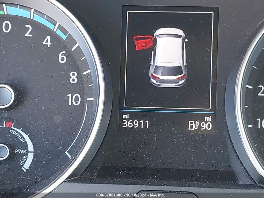 2019 VOLKSWAGEN E-GOLF SE - WVWKR7AU8KW919219