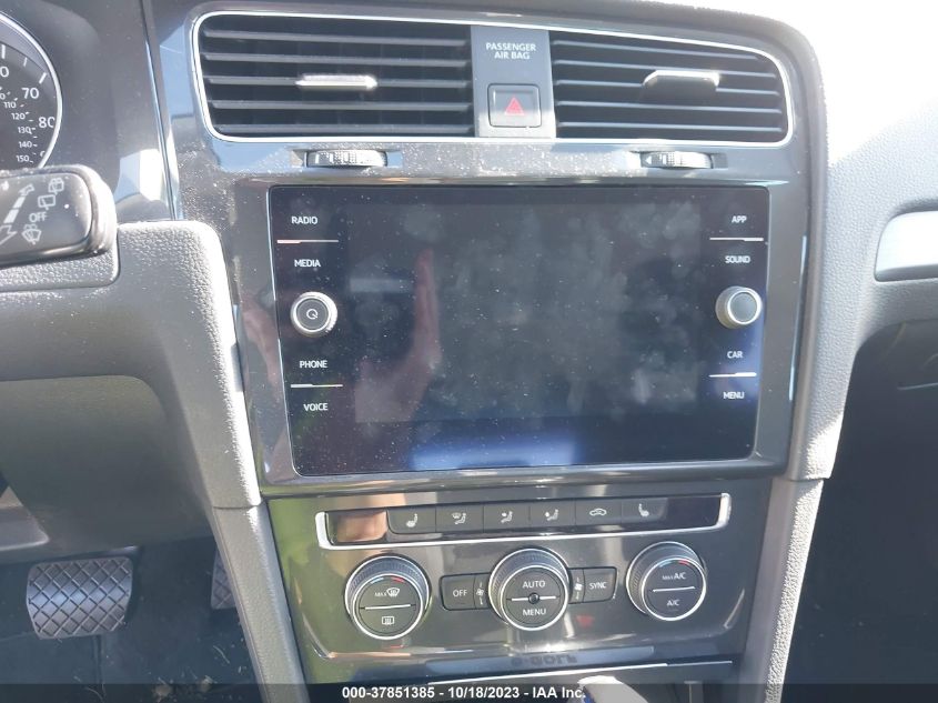 2019 VOLKSWAGEN E-GOLF SE - WVWKR7AU8KW919219
