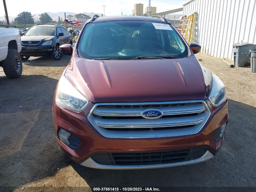 2018 FORD ESCAPE SE - 1FMCU9GD1JUB10852