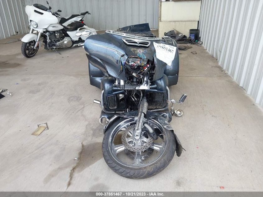 2015 HARLEY-DAVIDSON FLHTCUTG TRI GLIDE ULTRA 1HD1MAL10FB862133