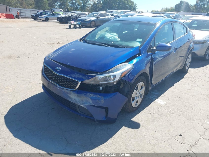 VIN 3KPFK4A78JE175368 2018 KIA FORTE LX