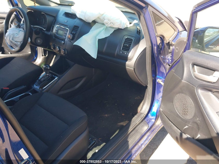 VIN 3KPFK4A78JE175368 2018 KIA FORTE LX
