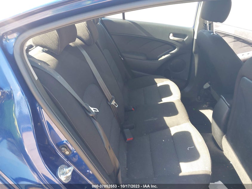 VIN 3KPFK4A78JE175368 2018 KIA FORTE LX