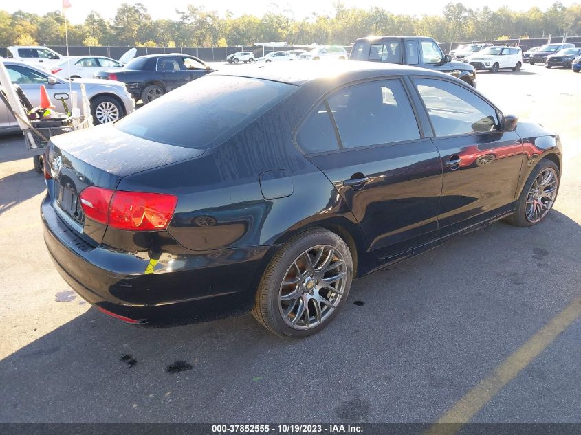 2014 VOLKSWAGEN JETTA SEDAN S 3VW2K7AJ1EM392040