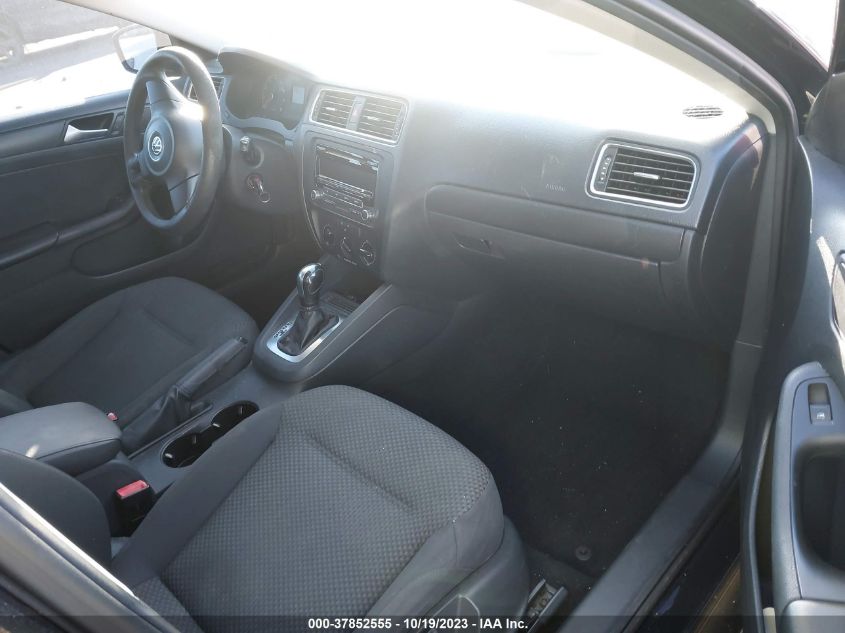 2014 VOLKSWAGEN JETTA SEDAN S 3VW2K7AJ1EM392040