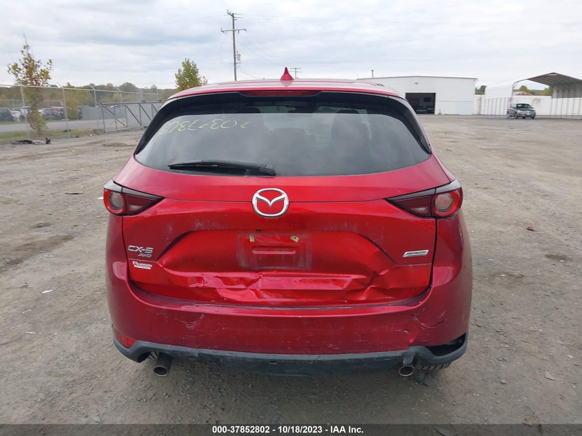VIN: JM3KFBCM7J0409686 2018 MAZDA CX-5 TOURING